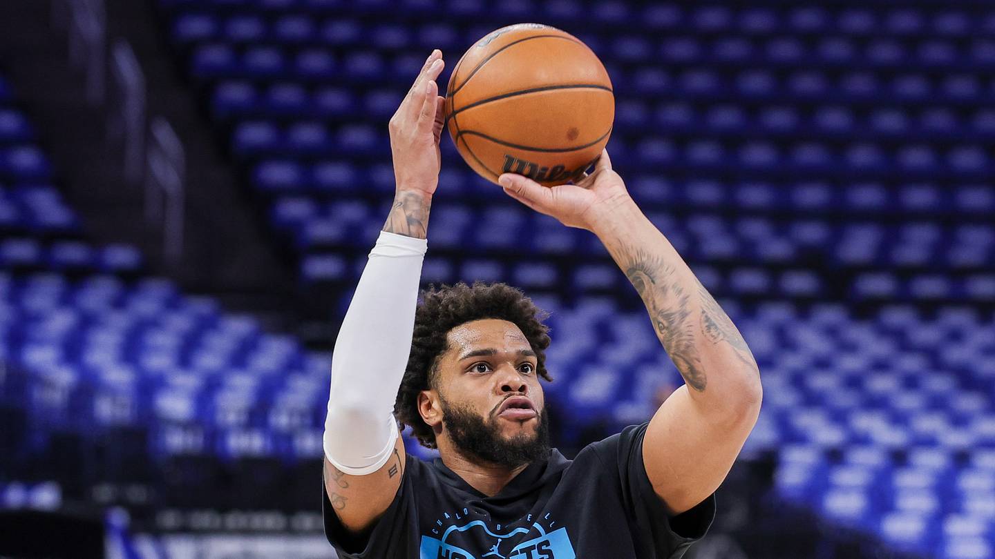 Can Suns' key offseason acquisition endear himself to the fanbase?