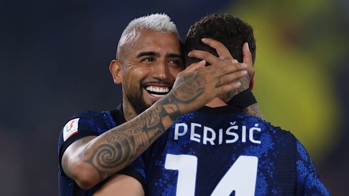 Arturo Vidal le devela a Perisic donde jugará la próxima temporada.