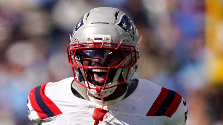 Linebacker K'Lavon Chaisson