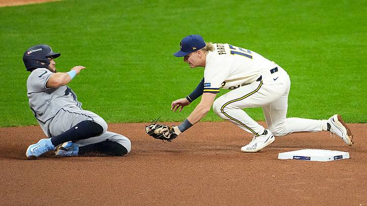 Rays first baseman Jonathan Aranda was tagged out by a wide margin on a failed hit-and-run in Game 1.