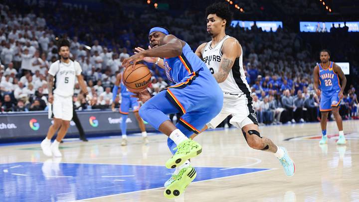 May 20, 2026; Oklahoma City, Oklahoma, USA; Oklahoma City Thunder forward Jaylin Williams (6) looks to pass as San Antonio Spurs guard Dylan Harper (2) defends during the third quarter of Game 2 of the Western Conference Finals for the 2026 NBA Playoffs at Paycom Center.