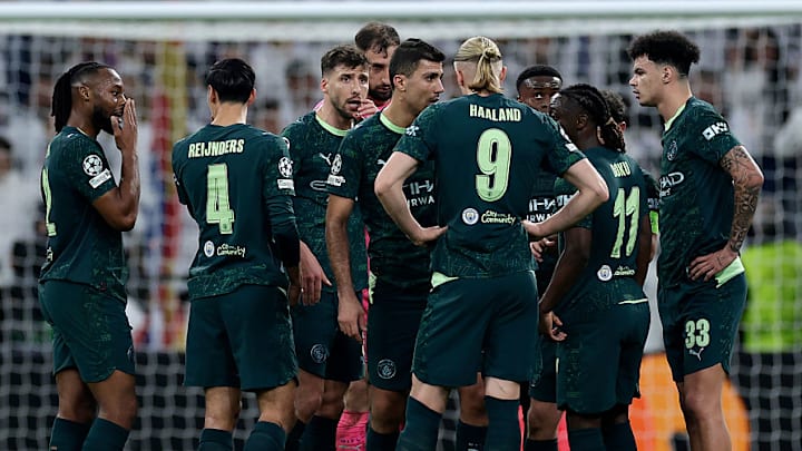 แมนซิตี้ต้องกลับมาแข็งแกร่งเพื่อเผชิญหน้าเวสต์แฮม การเปลี่ยนแปลงสำคัญและชุดตัวจริงที่คาดการณ์หลังจากเหตุการณ์ที่น่าตกใจในกลางสัปดาห์