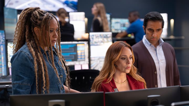 9-1-1 on ABC - TRACIE THOMS, JENNIFER LOVE HEWITT, RISHI ARYA 9-1-1 on ABC - TRACIE THOMS, JENNIFER LOVE HEWITT, RISHI ARYA