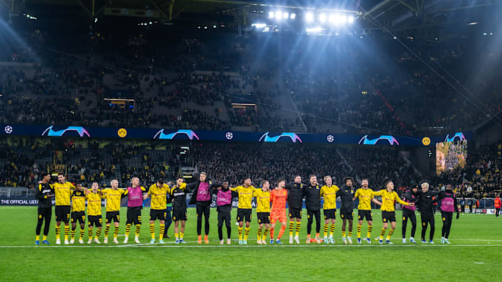 Der BVB feiert den Sieg gegen die Magpies