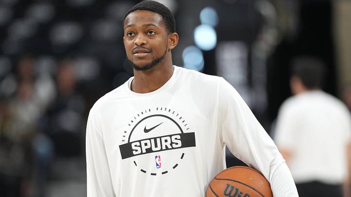 Apr 28, 2026; San Antonio, Texas, USA; San Antonio Spurs guard De’Aaron Fox (4) warms up before game five of the first round of the 2026 NBA Playoffs against the Portland Trail Blazers at Frost Bank Center. Mandatory Credit: Scott Wachter-Imagn Images