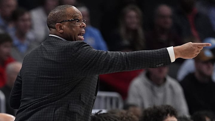Mar 12, 2026; Charlotte, NC, USA; North Carolina Tar Heels head coach Hubert Davis points to his team during the first half against the Clemson Tigers at Spectrum Center. Mandatory Credit: Jim Dedmon-Imagn Images Mar 12, 2026; Charlotte, NC, USA; North Carolina Tar Heels head coach Hubert Davis points to his team during the first half against the Clemson Tigers at Spectrum Center. Mandatory Credit: Jim Dedmon-Imagn Images
