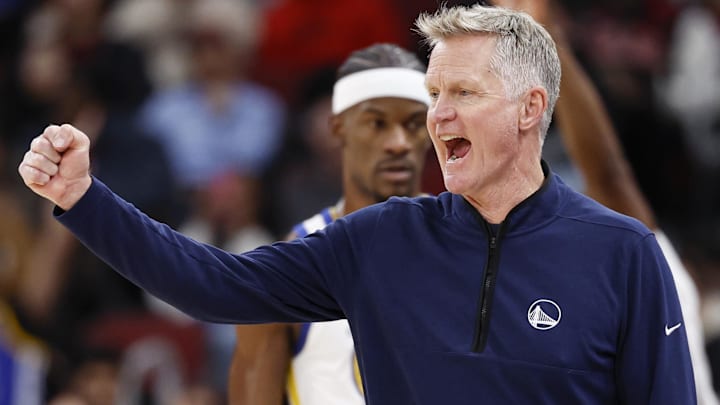 Dec 7, 2025; Chicago, Illinois, USA; Golden State Warriors head coach Steve Kerr reacts during the first half at United Center. Mandatory Credit: Kamil Krzaczynski-Imagn Images Dec 7, 2025; Chicago, Illinois, USA; Golden State Warriors head coach Steve Kerr reacts during the first half at United Center. Mandatory Credit: Kamil Krzaczynski-Imagn Images