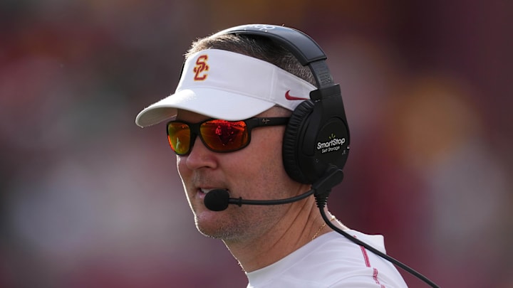 Nov 30, 2024; Los Angeles, California, USA; Southern California Trojans head coach Lincoln Riley reacts against the Notre Dame Fighting Irish in the second half at United Airlines Field at Los Angeles Memorial Coliseum. Mandatory Credit: Kirby Lee-Imagn Images Nov 30, 2024; Los Angeles, California, USA; Southern California Trojans head coach Lincoln Riley reacts against the Notre Dame Fighting Irish in the second half at United Airlines Field at Los Angeles Memorial Coliseum. Mandatory Credit: Kirby Lee-Imagn Images