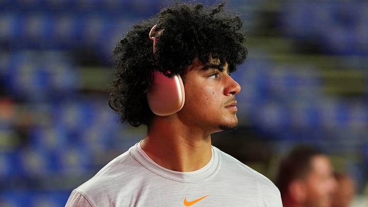 Tennessee tight end DaSaahn Brame (7) walks into Ben Hill Griffin Stadium ahead of the NCAA college football game between Tennessee and Florida on November 22, 2025, in Gainesville, Florida. Tennessee tight end DaSaahn Brame (7) walks into Ben Hill Griffin Stadium ahead of the NCAA college football game between Tennessee and Florida on November 22, 2025, in Gainesville, Florida.