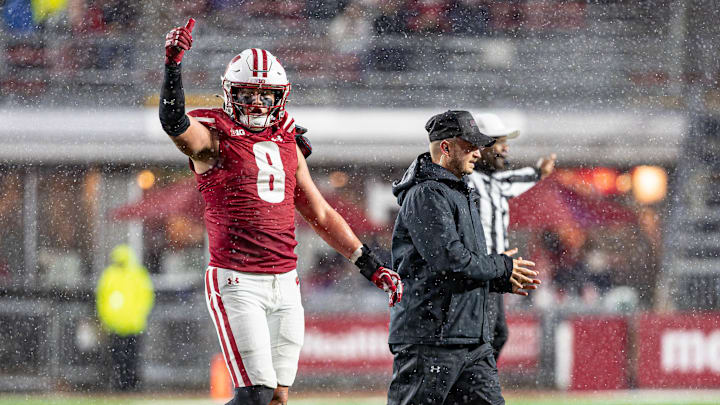 Wisconsin Badgers vs. Washington Huskies Wisconsin Badgers vs. Washington Huskies