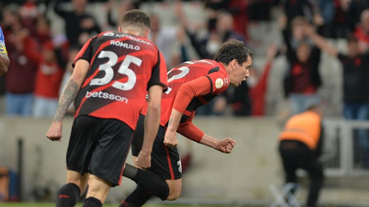 Athletico-PR buscou empate contra o Fortaleza aos 47' do segundo tempo