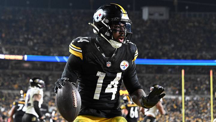 Former Pittsburgh Steelers running back Kenneth Gainwell was a valuable fantasy player in PPR leagues last season. Former Pittsburgh Steelers running back Kenneth Gainwell was a valuable fantasy player in PPR leagues last season.