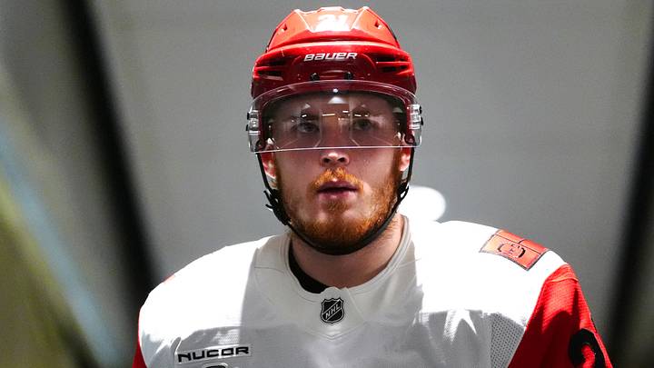 The current circumstances could be propitious for the Toronto Maple Leafs to seriously pursue Alexander Nikishin.