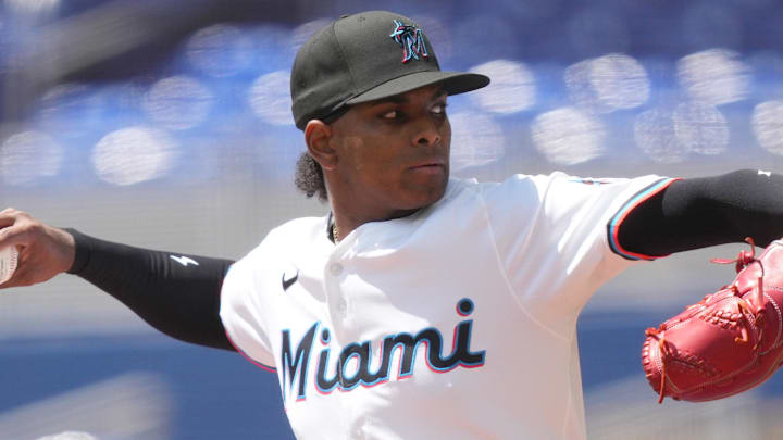 Apr 17, 2025; Miami, Florida, USA; Miami Marlins pitcher Edward Cabrera (27) pitches in the first inning against the Arizona Diamondbacks at loanDepot Park. Mandatory Credit: Jim Rassol-Imagn Images Apr 17, 2025; Miami, Florida, USA; Miami Marlins pitcher Edward Cabrera (27) pitches in the first inning against the Arizona Diamondbacks at loanDepot Park. Mandatory Credit: Jim Rassol-Imagn Images
