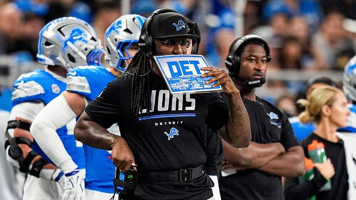 Detroit Lions defensive coordinator Kelvin Sheppard watches a play against New York Jets during the first half at Ford Field in Detroit on Sunday, Sept. 27, 2026. Detroit Lions defensive coordinator Kelvin Sheppard watches a play against New York Jets during the first half at Ford Field in Detroit on Sunday, Sept. 27, 2026.