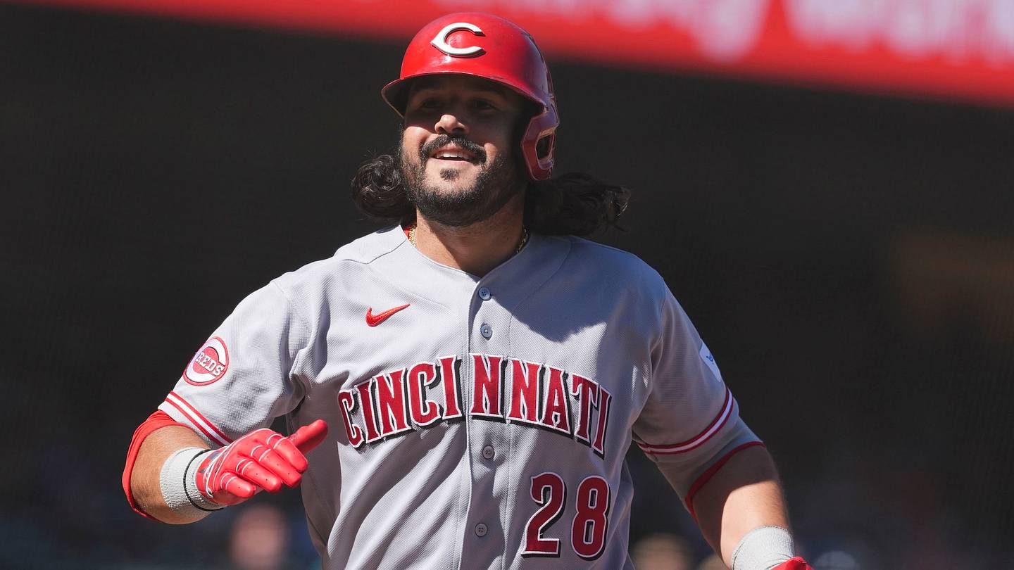 Reds suddenly make notorious Cubs killer available before September roster expansion