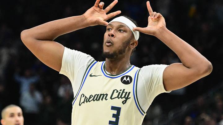Nov 20, 2025; Milwaukee, Wisconsin, USA; Milwaukee Bucks center Myles Turner (3) reacts after scoring a basket in the 4th quarter against the Philadelphia 76ers at Fiserv Forum. Mandatory Credit: Benny Sieu-Imagn Images Nov 20, 2025; Milwaukee, Wisconsin, USA; Milwaukee Bucks center Myles Turner (3) reacts after scoring a basket in the 4th quarter against the Philadelphia 76ers at Fiserv Forum. Mandatory Credit: Benny Sieu-Imagn Images