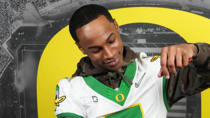 Dec 30, 2024; Los Angeles, CA, USA; Oregon Ducks wide receiver Evan Stewart poses during Rose Bowl media day at Sheraton Grand LA.
