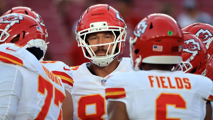 Aug 22, 2026; Tampa, Florida, USA; Kansas City Chiefs tight end Travis Kelce (87) looks on in the huddle prior to the game against the Tampa Bay Buccaneers at Raymond James Stadium. Mandatory Credit: Kim Klement Neitzel-Imagn Images Aug 22, 2026; Tampa, Florida, USA; Kansas City Chiefs tight end Travis Kelce (87) looks on in the huddle prior to the game against the Tampa Bay Buccaneers at Raymond James Stadium. Mandatory Credit: Kim Klement Neitzel-Imagn Images