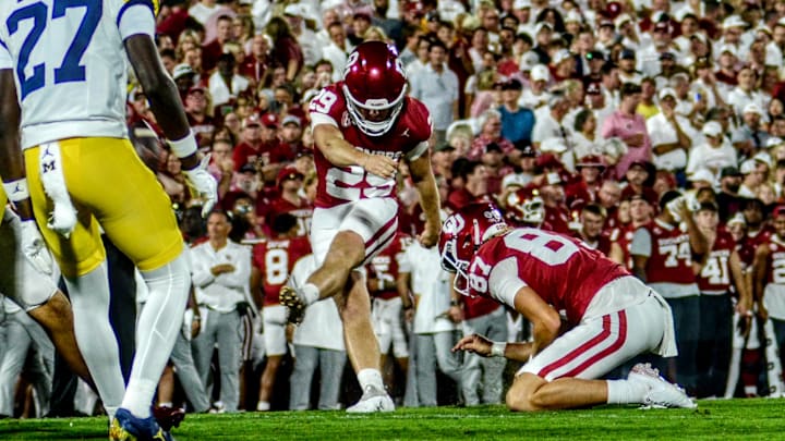 Oklahoma kicker Tate Sandell Oklahoma kicker Tate Sandell