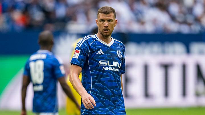Edin Dzeko soll bleiben – und im Bestfall einen weiteren neuen Stürmer-Kollegen bekommen Edin Dzeko soll bleiben – und im Bestfall einen weiteren neuen Stürmer-Kollegen bekommen