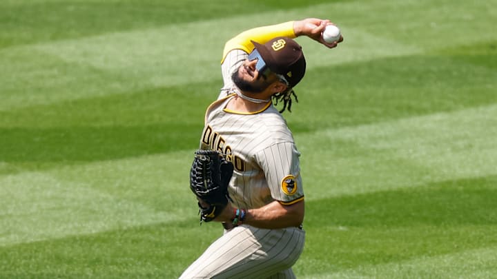 Fernando Tatís Jr. hizo un tiro espectacular desde los jardines 