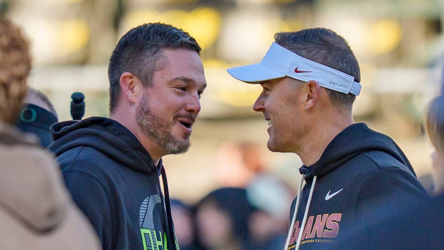 Oregon Ducks vs. USC Trojans Live Score Updates