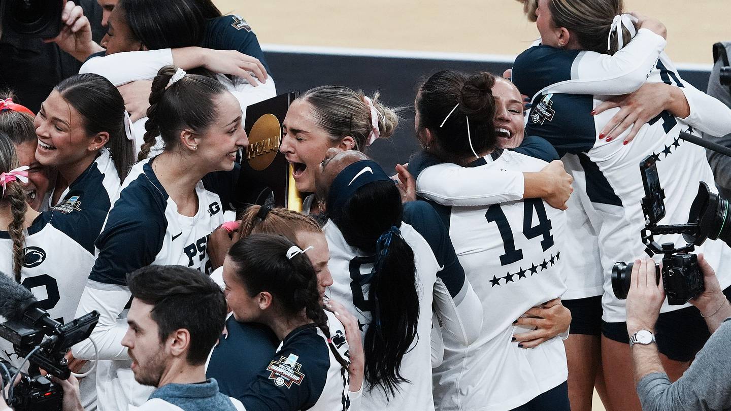 Penn State volleyball team huddle