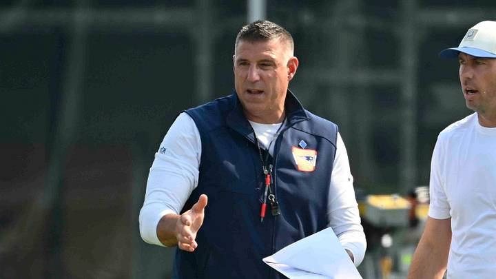 Aug 11, 2026; Foxborough, MA, USA; Indianapolis Colts head coach Shane Steichen (left) speaks to New England Patriots head coach Mike Vrabel (right) during training camp at Gillette Stadium. Mandatory Credit: Eric Canha-Imagn Images