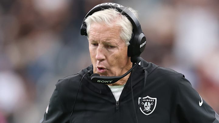 Tennessee Titans v Las Vegas Raiders