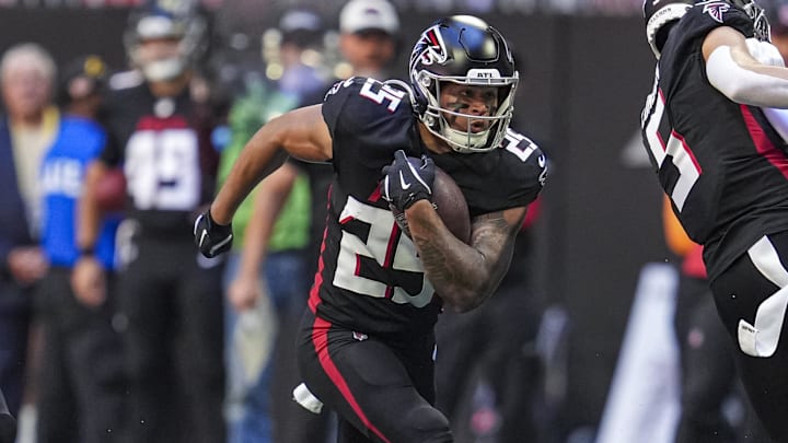 Atlanta Falcons running back Tyler Allgeier is a good streaming option this week in fantasy football. 
