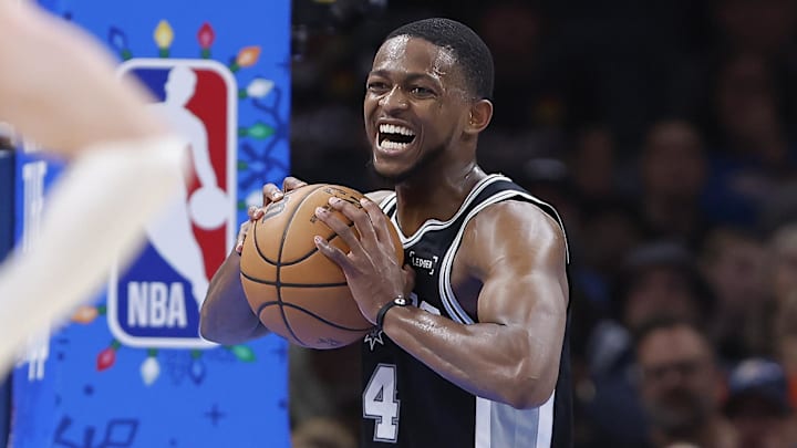 Dec 25, 2025; Oklahoma City, Oklahoma, USA; San Antonio Spurs guard De'Aaron Fox (4) celebrates after a play against the Oklahoma City Thunder during the second half at Paycom Center. Mandatory Credit: Alonzo Adams-Imagn Images Dec 25, 2025; Oklahoma City, Oklahoma, USA; San Antonio Spurs guard De'Aaron Fox (4) celebrates after a play against the Oklahoma City Thunder during the second half at Paycom Center. Mandatory Credit: Alonzo Adams-Imagn Images
