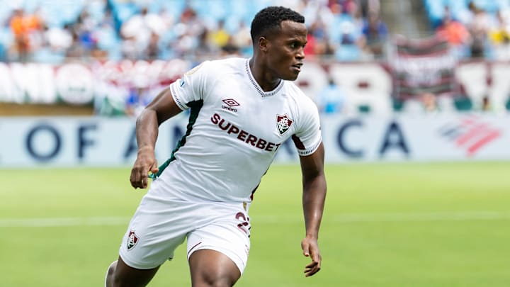 Arias faz um Mundial exuberante com a camisa tricolor