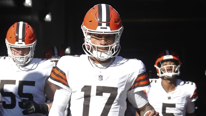 Dec 8, 2024; Pittsburgh, Pennsylvania, USA;  Cleveland Browns quarterback Dorian Thompson-Robinson (17) takes the field to play the Pittsburgh Steelers at Acrisure Stadium. Mandatory Credit: Charles LeClaire-Imagn Images