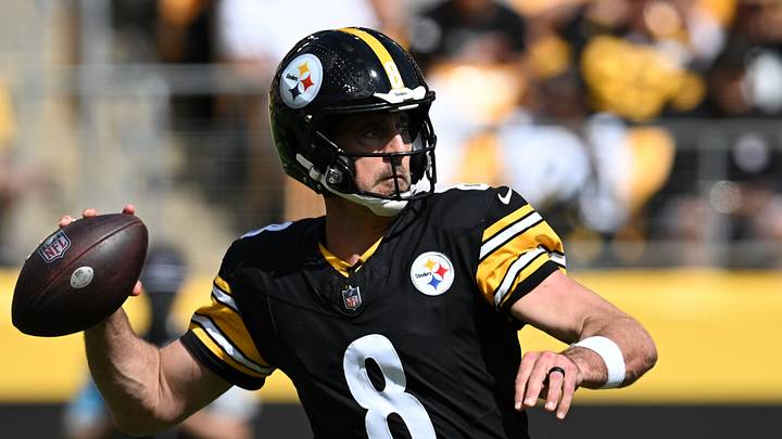 Pittsburgh Steelers quarterback Aaron Rodgers