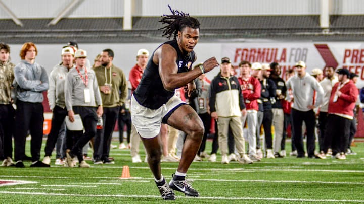 Oklahoma linebacker Kendal Daniels