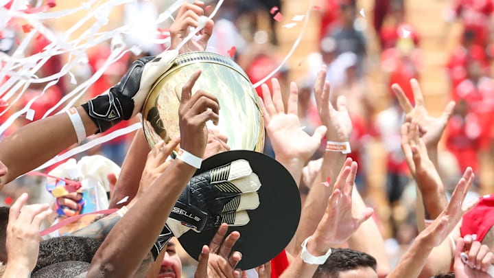 Troféu está próximo de conhecer seu novo dono Troféu está próximo de conhecer seu novo dono