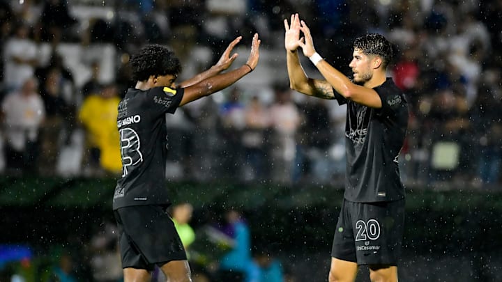 Talles Magno e Pedro Raul garantiram a vitória do Corinthians