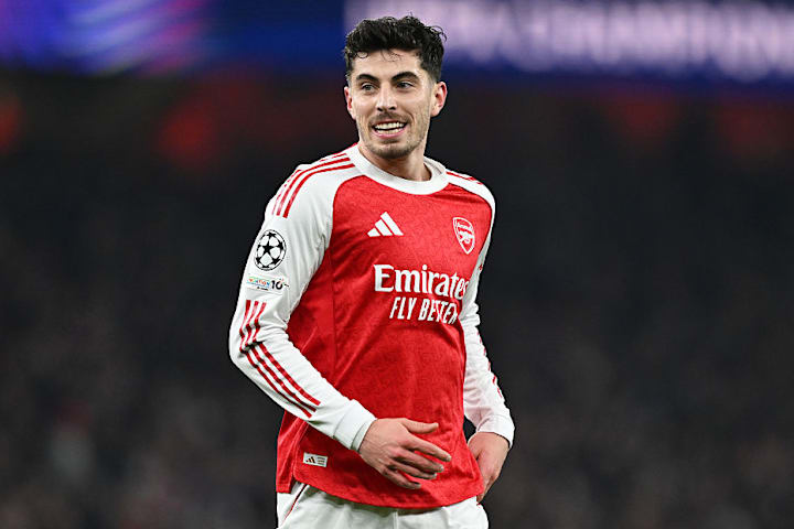 ไค ฮาเวิร์ตซ์ แสดงรอยยิ้ม