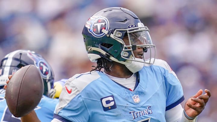 Tennessee Titans quarterback Cam Ward (1)