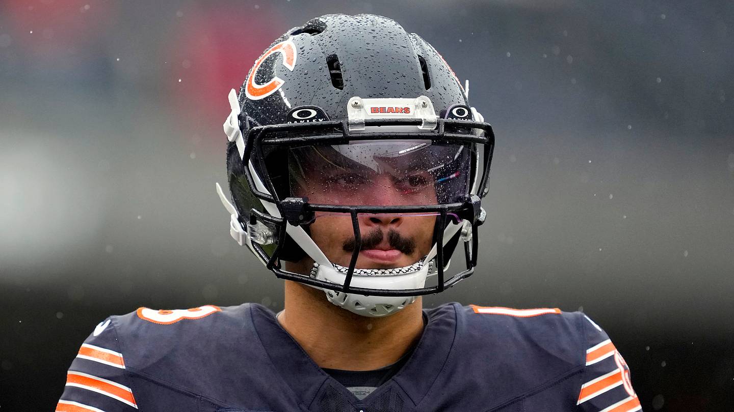 Caleb Williams' injury could have a big impact on Packers in NFC North race