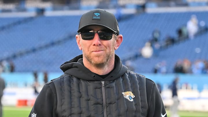 Nov 30, 2025; Nashville, Tennessee, USA; Jacksonville Jaguars head coach Liam Coen smiles to the crowd as he walks of the field against the Tennessee Titans during the second half at Nissan Stadium. Mandatory Credit: Steve Roberts-Imagn Images Nov 30, 2025; Nashville, Tennessee, USA; Jacksonville Jaguars head coach Liam Coen smiles to the crowd as he walks of the field against the Tennessee Titans during the second half at Nissan Stadium. Mandatory Credit: Steve Roberts-Imagn Images