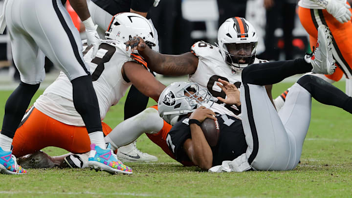 Cleveland Browns v Las Vegas Raiders