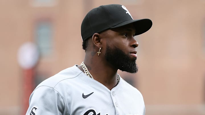 Chicago White Sox outfielder Luis Robert Jr. (88) looks on 