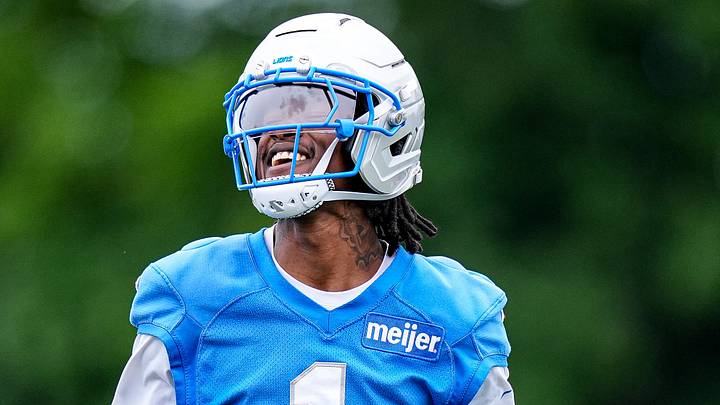 Detroit Lions wide receiver Jameson Williams (1) practices during minicamp Detroit Lions wide receiver Jameson Williams (1) practices during minicamp