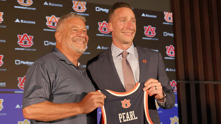 Sep 24, 2025; Auburn, AL, USA;  Auburn Tigers head basketball coach Steven Pearl and his father, former head coach Bruce Pearl, at his introductory news conference on Wednesday.  Mandatory Credit: John Reed-Imagn Images