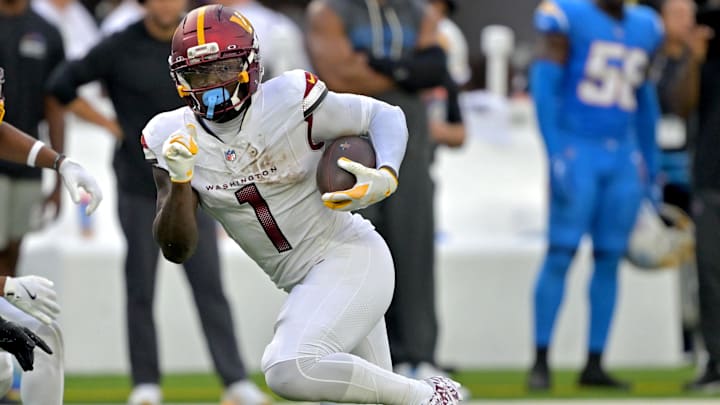 Oct 5, 2025; Inglewood, California, USA; Washington Commanders wide receiver Deebo Samuel Sr. (1) runs against the Los Angeles Chargers at SoFi Stadium. Mandatory Credit: Jayne Kamin-Oncea-Imagn Images Oct 5, 2025; Inglewood, California, USA; Washington Commanders wide receiver Deebo Samuel Sr. (1) runs against the Los Angeles Chargers at SoFi Stadium. Mandatory Credit: Jayne Kamin-Oncea-Imagn Images