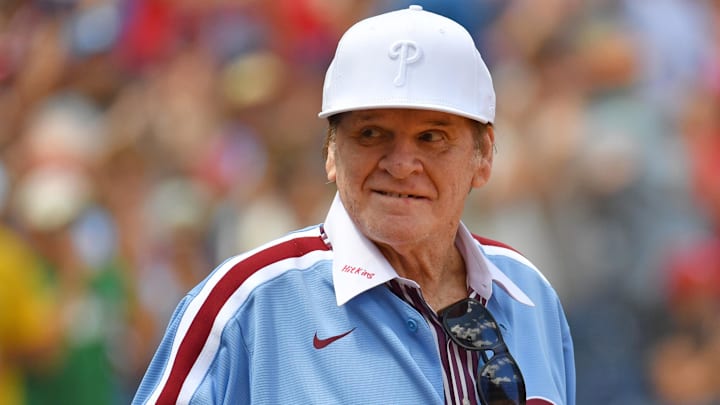 Aug 7, 2022; Philadelphia, Pennsylvania, USA; Former Philadelphia Phillies great Pete Rose acknowledges the crowd during Alumni Day ceremony before game against the Washington Nationals at Citizens Bank Park Aug 7, 2022; Philadelphia, Pennsylvania, USA; Former Philadelphia Phillies great Pete Rose acknowledges the crowd during Alumni Day ceremony before game against the Washington Nationals at Citizens Bank Park