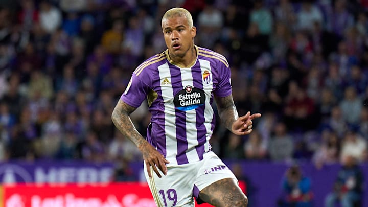 El delantero brasileño Robert Kenedy se convirtió en el primer refuerzo de Pachuca, procedente del Real Valladolid de España, arribando a préstamo por un año con opción de compra.