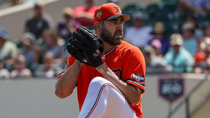 Detroit Tigers pitcher Justin Verlander (35) throws against the New York Yankees.